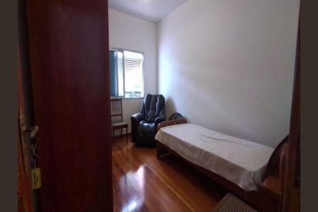 Casa à venda com 219m², 3 quartos e 4 vagas