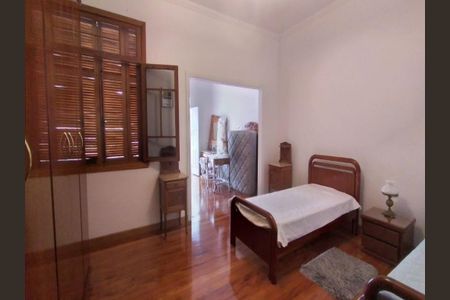 Casa à venda com 219m², 3 quartos e 4 vagas