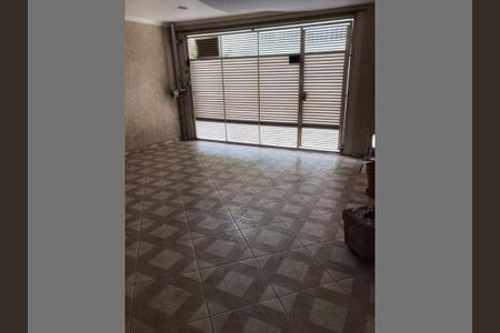 Casa à venda com 3 quartos, 204m² em Vila Cruz das Almas, São Paulo