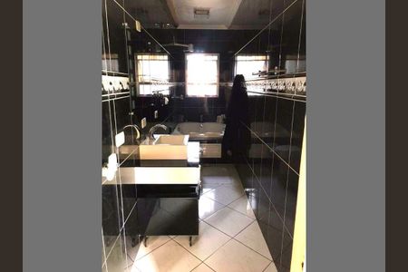 Casa à venda com 3 quartos, 204m² em Vila Cruz das Almas, São Paulo