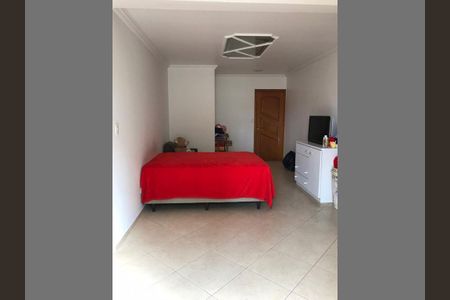 Casa à venda com 3 quartos, 204m² em Vila Cruz das Almas, São Paulo