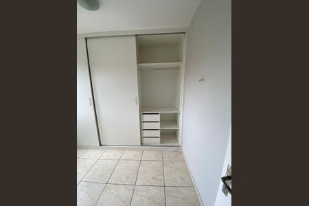 Quarto de apartamento para alugar com 2 quartos, 48m² em Vila Carmosina, São Paulo