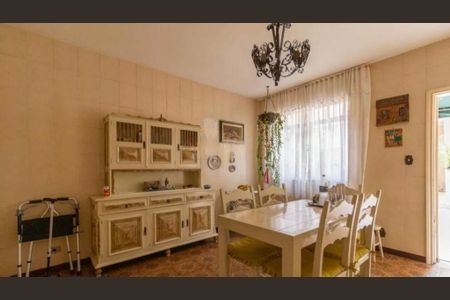 Casa à venda com 3 quartos, 220m² em Ferreira, São Paulo