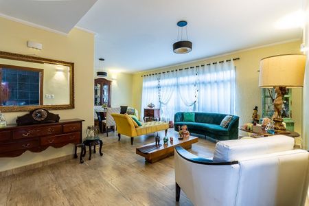 Casa à venda com 267m², 3 quartos e 2 vagas