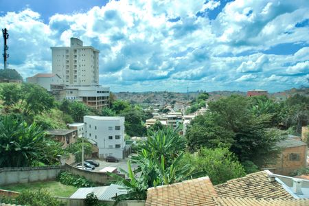 Casa para alugar com 140m², 3 quartos e 2 vagasSuíte - Vista