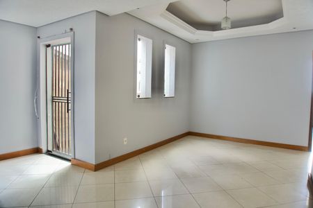 Sala de casa para alugar com 3 quartos, 140m² em Nova Esperança, Belo Horizonte
