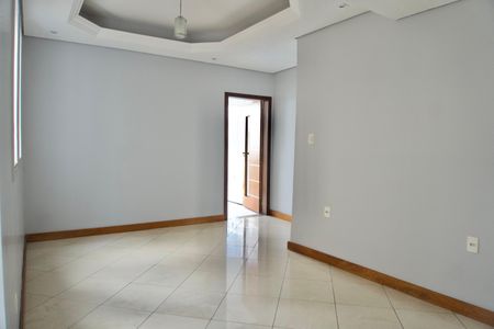 Sala de casa para alugar com 3 quartos, 140m² em Nova Esperança, Belo Horizonte