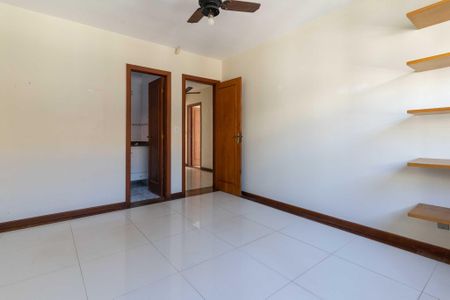 Casa à venda com 3 quartos, 405m² em Itaipu, Niterói