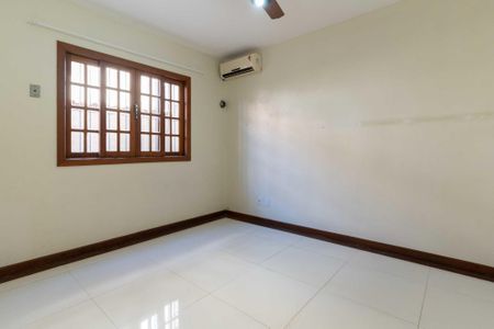 Casa à venda com 3 quartos, 405m² em Itaipu, Niterói
