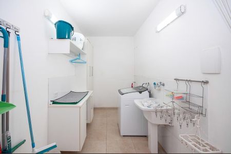 Casa à venda com 270m², 8 quartos e 2 vagas