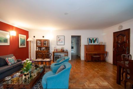 Casa à venda com 8 quartos, 270m² em Vila Ipojuca, São Paulo