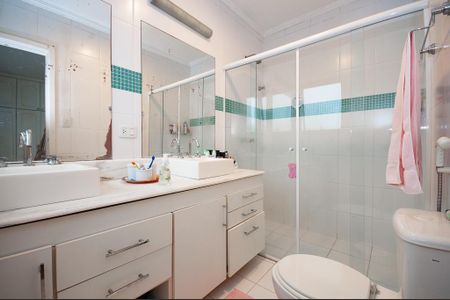 Casa à venda com 270m², 8 quartos e 2 vagas