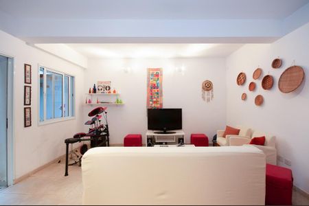 Casa à venda com 8 quartos, 270m² em Vila Ipojuca, São Paulo