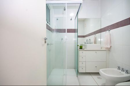 Casa à venda com 270m², 8 quartos e 2 vagas
