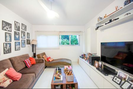 Casa à venda com 270m², 8 quartos e 2 vagas