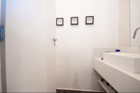 Casa à venda com 270m², 8 quartos e 2 vagas