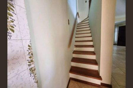 Casa à venda com 3 quartos, 185m² em Vila Cordeiro, São Paulo