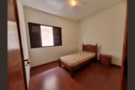Casa à venda com 3 quartos, 185m² em Vila Cordeiro, São Paulo