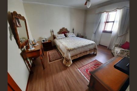 Casa à venda com 4 quartos, 300m² em Jardim Morumbi, São Paulo