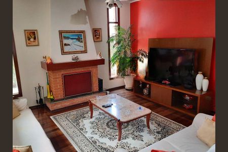 Casa à venda com 4 quartos, 300m² em Jardim Morumbi, São Paulo