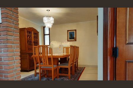 Casa à venda com 4 quartos, 300m² em Jardim Morumbi, São Paulo