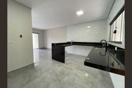 Casa à venda com 3 quartos, 140m² em Parque Sao Domingos, São Paulo