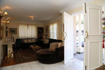 Casa à venda com 5 quartos, 350m² em Jardim Morumbi, São Paulo