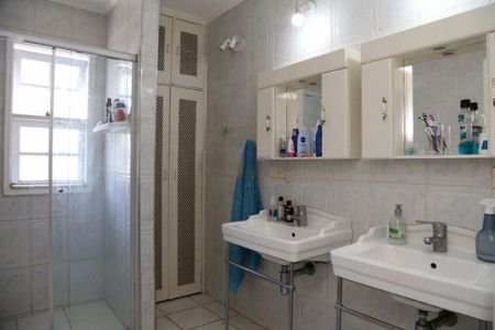 Casa à venda com 350m², 5 quartos e 5 vagas