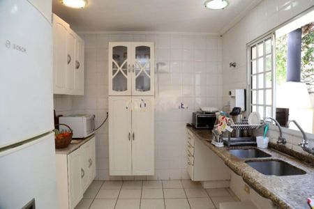 Casa à venda com 350m², 5 quartos e 5 vagas