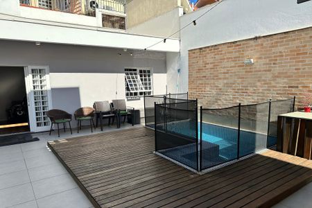 Casa à venda com 278m², 4 quartos e 6 vagas
