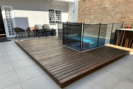 Casa à venda com 278m², 4 quartos e 6 vagas