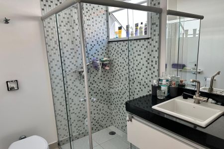 Casa à venda com 278m², 4 quartos e 6 vagas