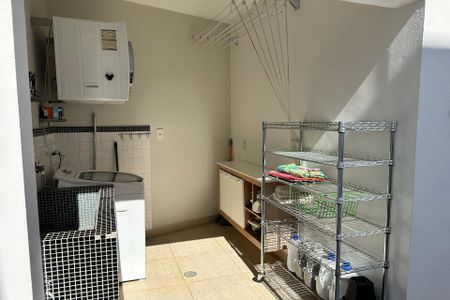 Casa à venda com 278m², 4 quartos e 6 vagas