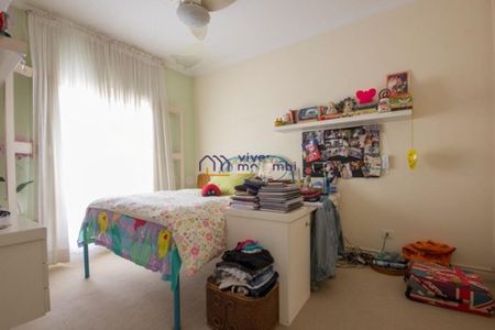 Casa à venda com 4 quartos, 258m² em Jardim Viana, São Paulo