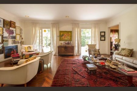 Casa à venda com 4 quartos, 258m² em Jardim Viana, São Paulo