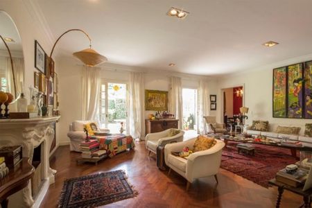 Casa à venda com 4 quartos, 258m² em Jardim Viana, São Paulo
