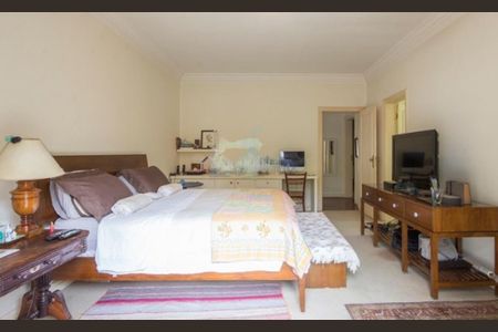 Casa à venda com 4 quartos, 258m² em Jardim Viana, São Paulo