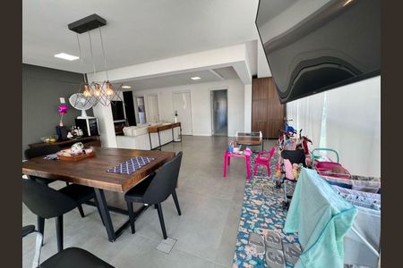 Apartamento para alugar com 123m², 3 quartos e 2 vagas