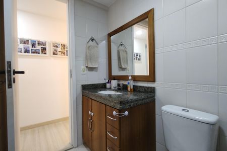 Apartamento à venda com 68m², 2 quartos e 1 vagaBanheiro Social