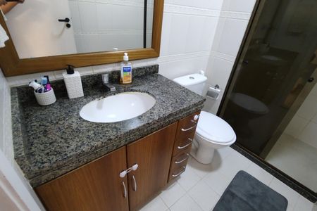 Apartamento à venda com 68m², 2 quartos e 1 vagaBanheiro Social