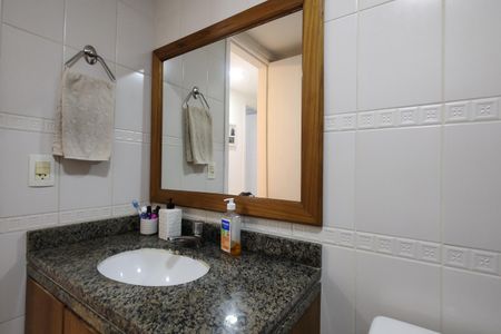 Apartamento à venda com 68m², 2 quartos e 1 vagaBanheiro Social