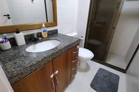 Apartamento à venda com 68m², 2 quartos e 1 vagaBanheiro Social