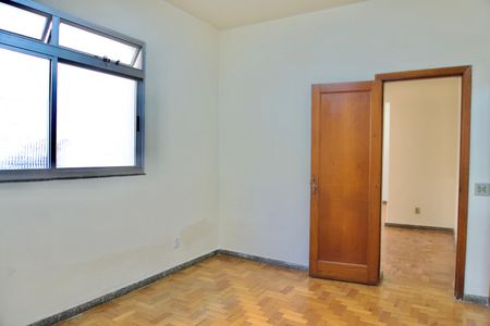 Sala de casa para alugar com 3 quartos, 150m² em Alto Caiçaras, Belo Horizonte