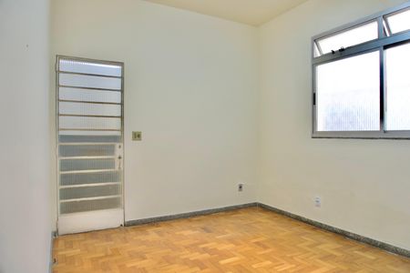 Sala de casa para alugar com 3 quartos, 150m² em Alto Caiçaras, Belo Horizonte