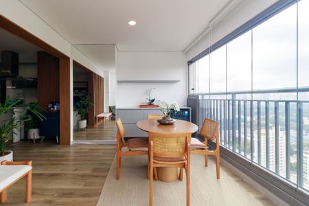 Apartamento para alugar com 210m², 2 quartos e 2 vagasSala - Varanda