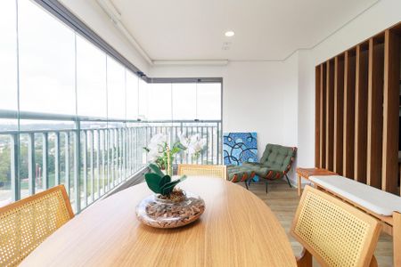 Apartamento para alugar com 210m², 2 quartos e 2 vagasSala - Varanda