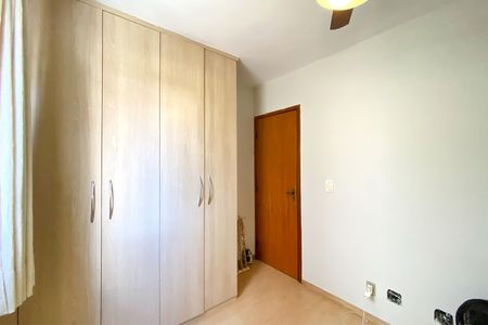 Apartamento à venda com 75m², 3 quartos e 2 vagasQuarto 2