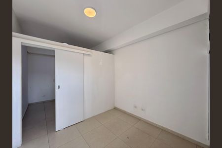 Quarto  de kitnet/studio para alugar com 1 quarto, 30m² em Jardim Sabara, São Paulo