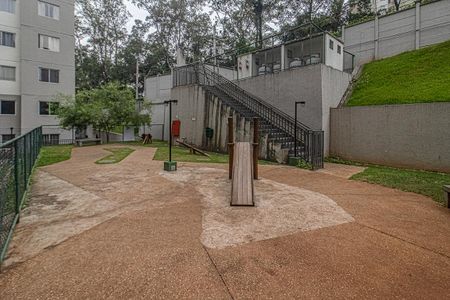 Apartamento à venda com 42m², 2 quartos e sem vagaplay ground_1