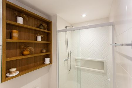 Apartamento à venda com 68m², 2 quartos e 2 vagas Apartamento à venda com 68m², 2 quartos e 2 vagasBanheiro Social